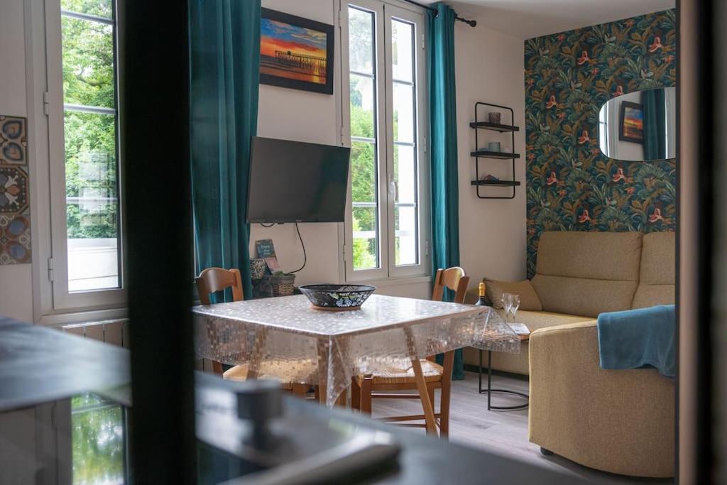 Gite Le Doris Avec Place De Stationnement Privee Incluse エトルタ エクステリア 写真